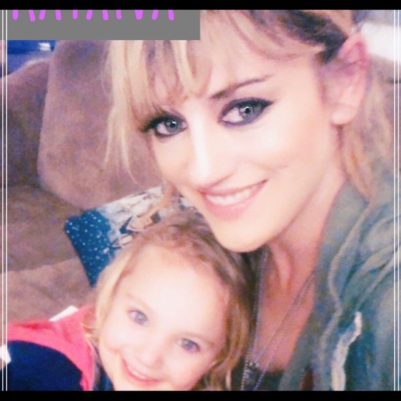 Meet your Posher, Sarah - Picture 3 of 5